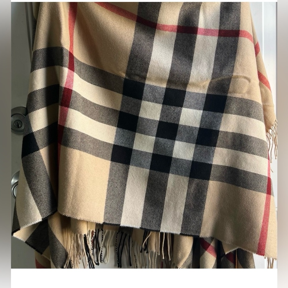 Burberry Beige and Black Checkered Cape